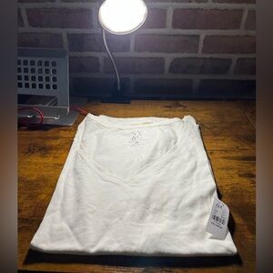 NY & Company white short sleeve V-Neck T-Shirt NWT